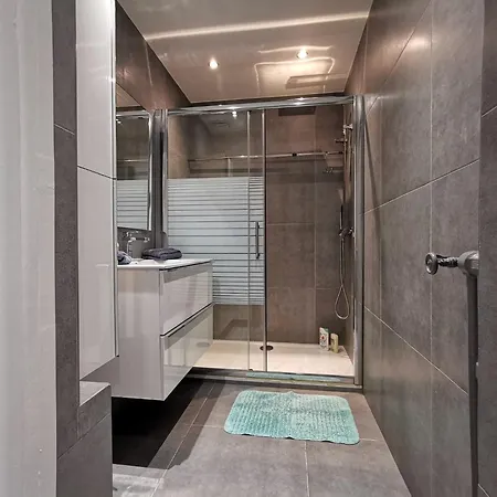 Le Saint Pierre Apartment *