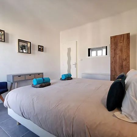 Le Saint Pierre Apartment *