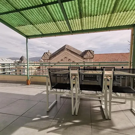 Le Saint Pierre דירה ניס